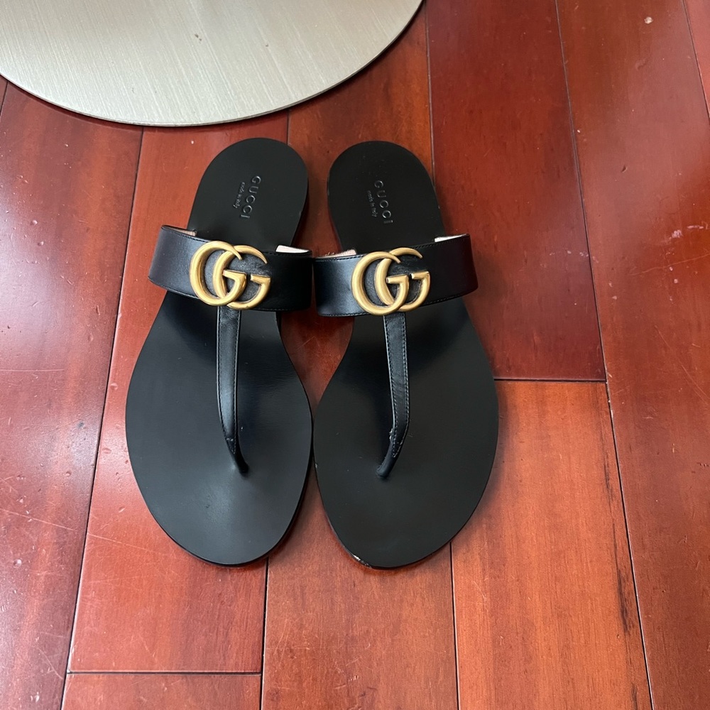 Gucci Leather Thong Sandal with Double G